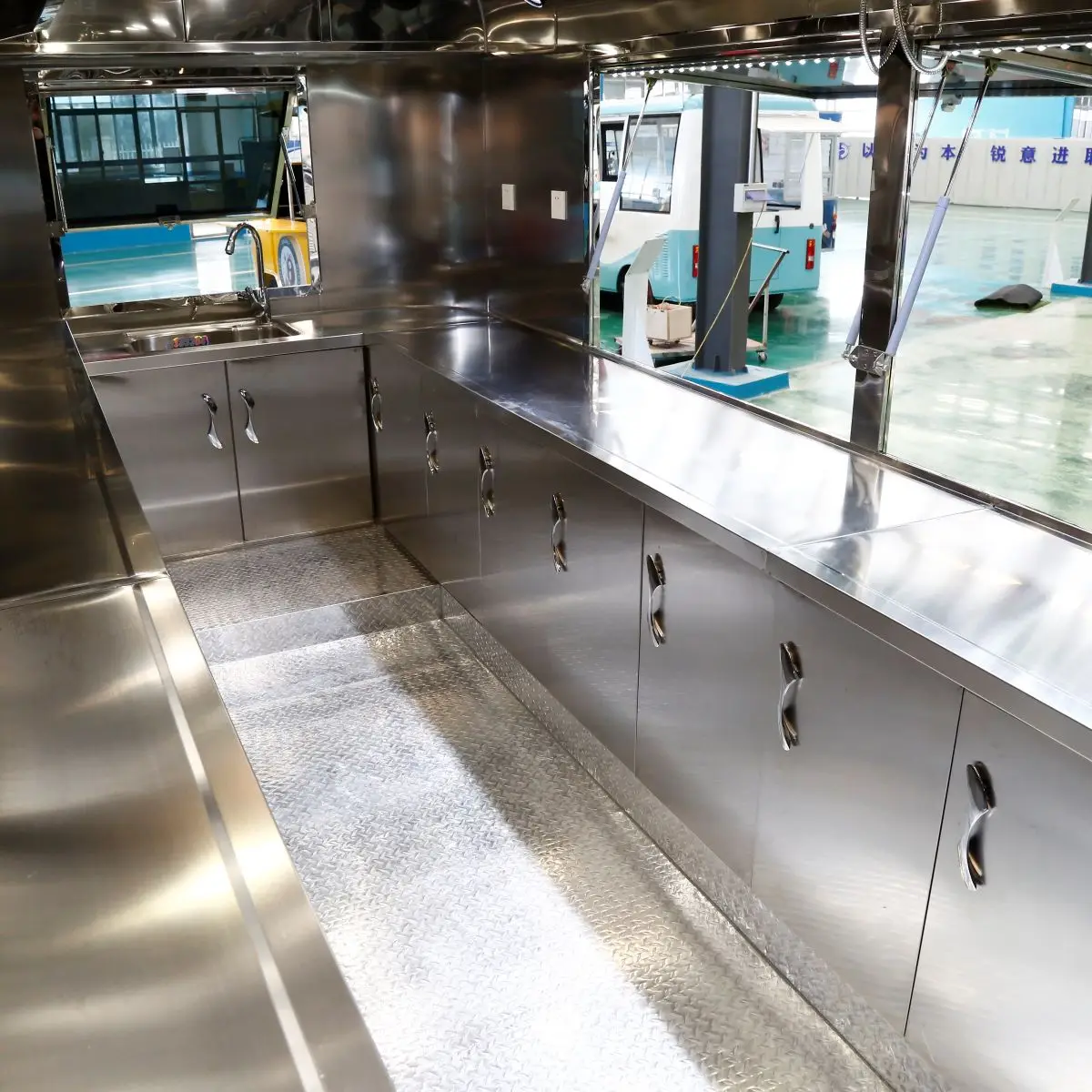 Fully Equipped Mobile Bar Stand with Ice Cream Cart, Coffee Trailer and Food Truck for Outdoor Food Trailer Service