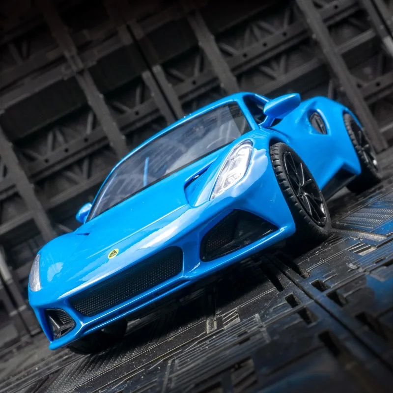 

1:24 спортивный автомобиль Lotus, коллекция украшений из сплава, дверь можно открыть, детский звук и свет, игрушечный автомобиль в подарок