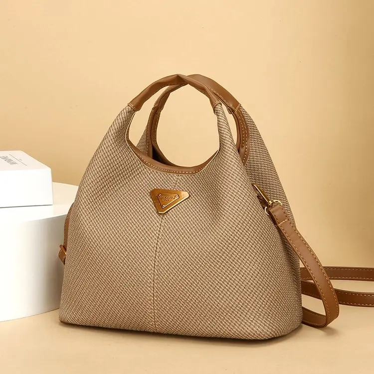 

2025 Autumn New Oxford Spinning Fashion Handbag Shoulder Messenger Bag Popular Commuter Small Square Bag Premium Women's Bag