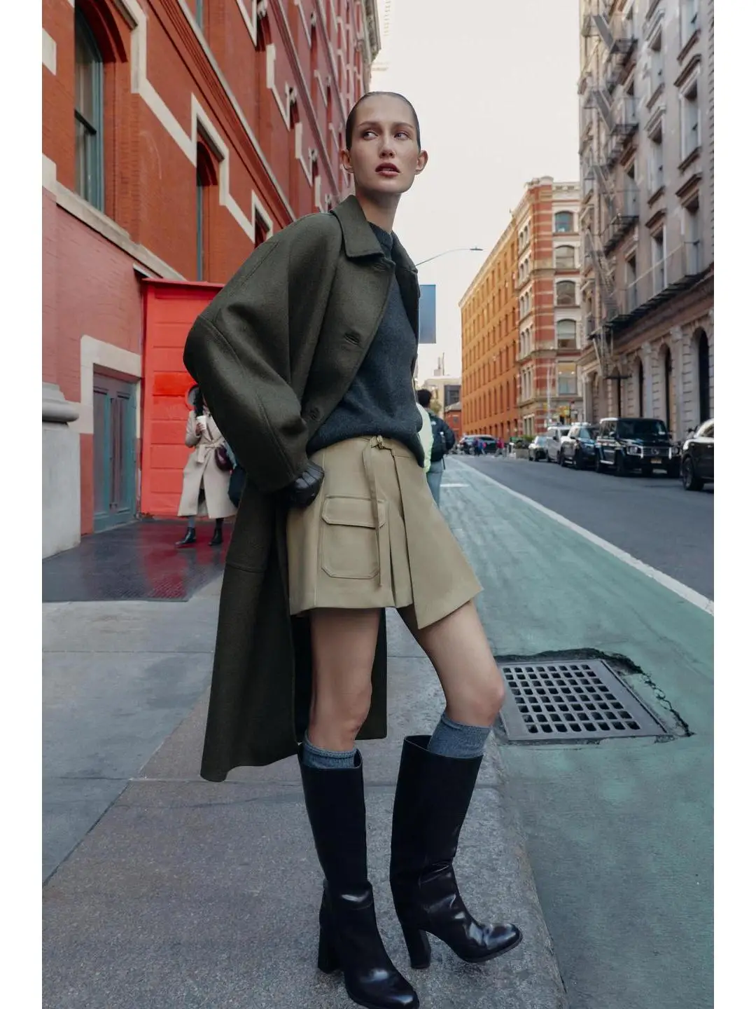 กระโปรงกางเกงทรงเอวสูงแบบกระดุมสองแถว แต่งลายปักสีน้ำเงิน สำหรับฤดูใบไม้ร่วงและฤดูหนาว ผ้าฝ้ายเนื้อนุ่ม ยาว  สำหรับผู้หญิง