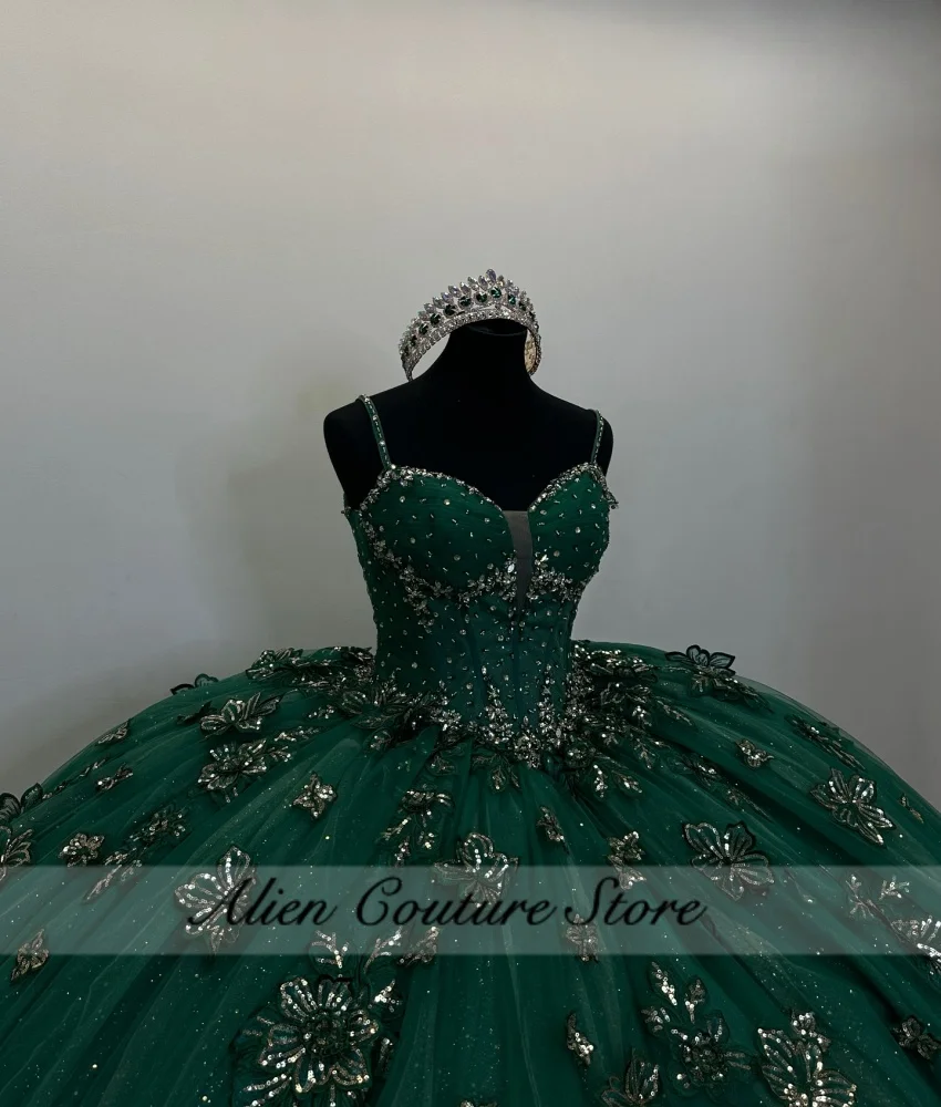 Exquisite Emerald Green Quinceanera Dress Beaded 3D Butterflies Applique Crystals Birthday Dress Vestidos De 15 Años Customized 