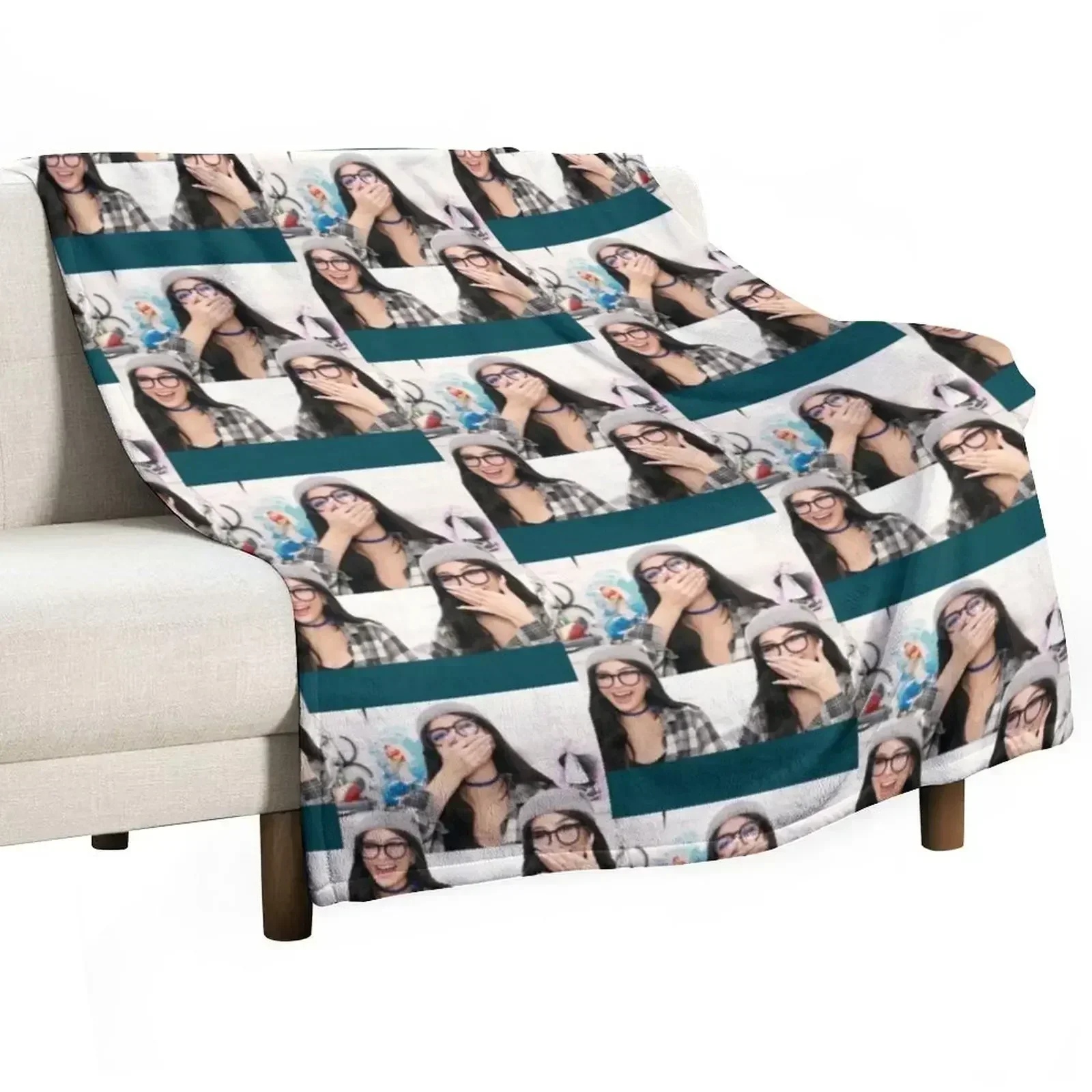 

Sssniperwolf laughing collage Throw Blanket Summer Cool Breathable Blanket for Sleeping