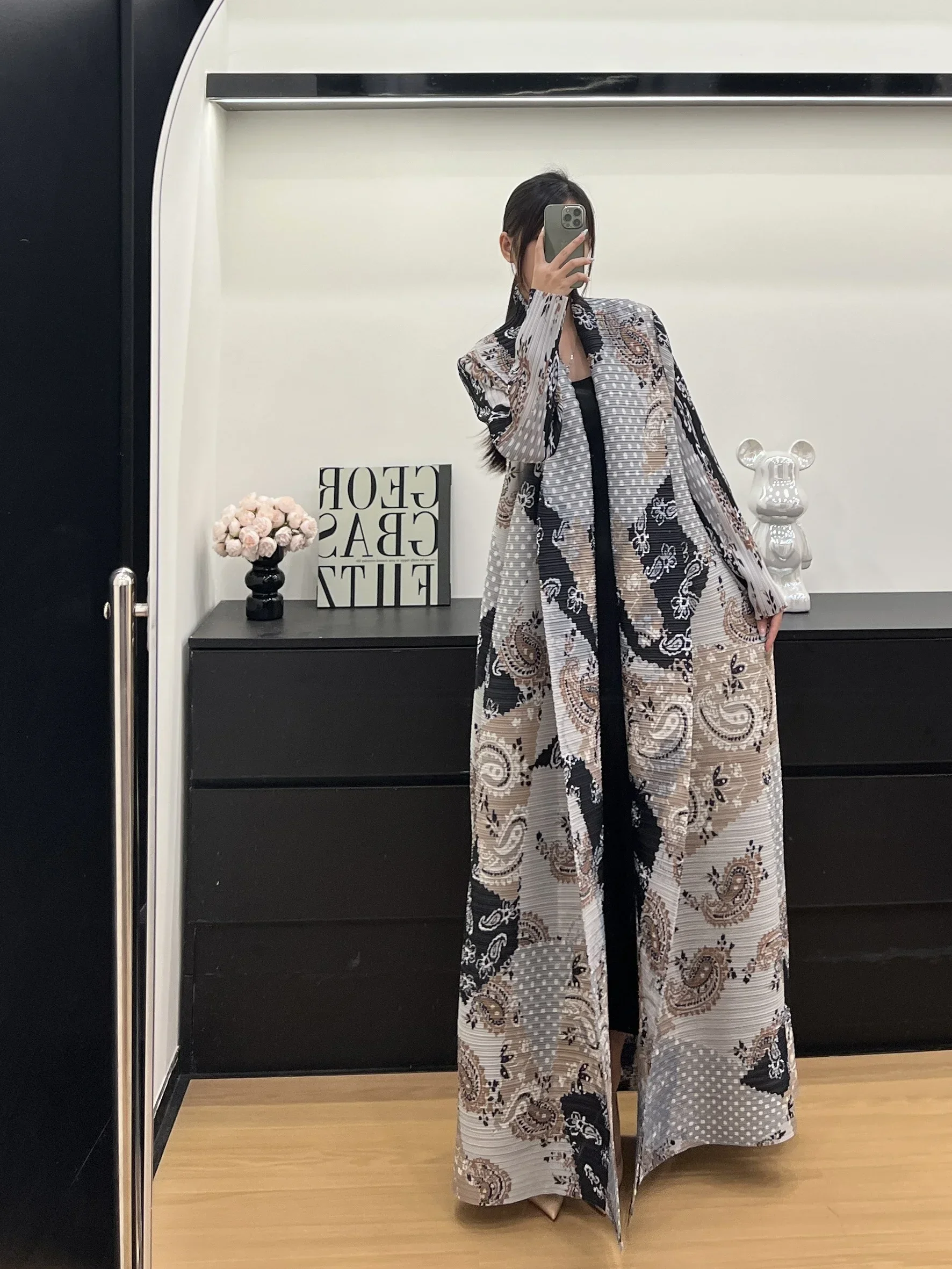 

Miyake Pleated Printed Jacket 2025 Spring New Peplum Trench Coat Robe Cape Coat
