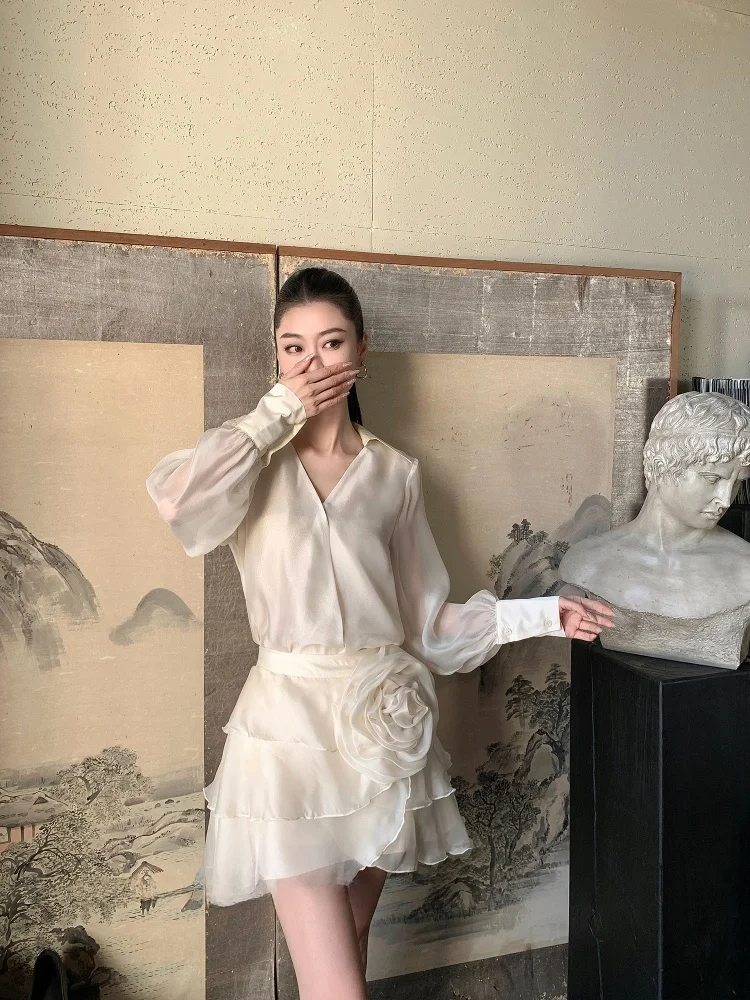 

Dongni3 Весенне-летний женский комплект из двух предметов: модный топ с длинным рукавом, V-образным вырезом и цветочным принтом, а также юбка-фонарик на пуговицах