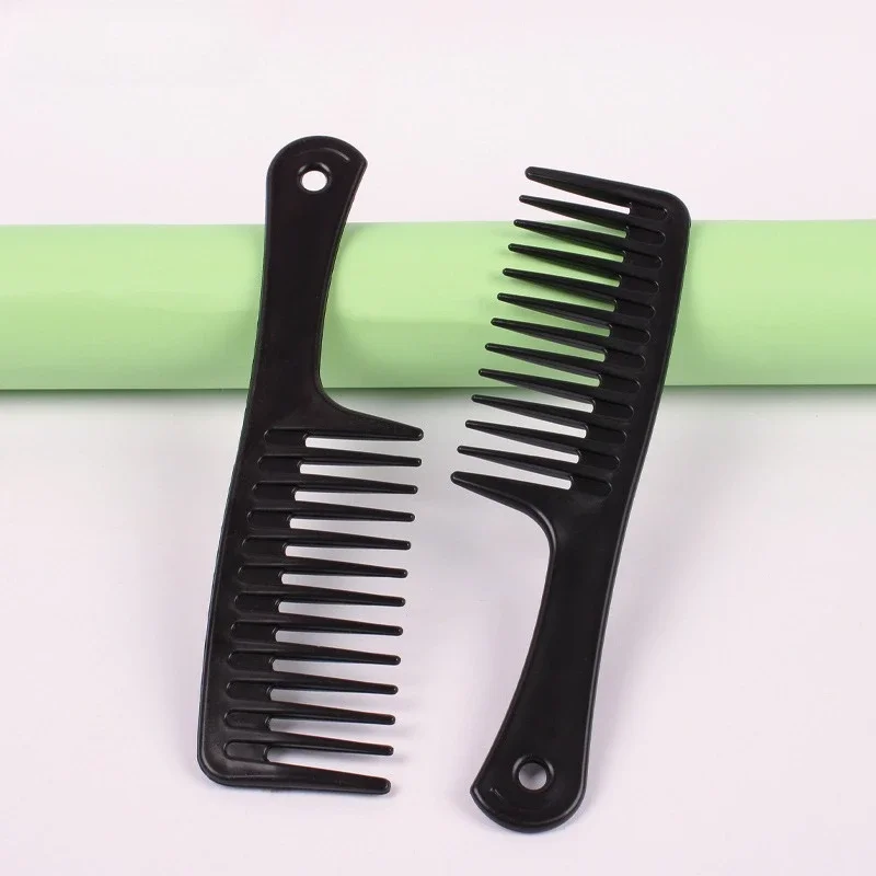 1PC Wide Long Tooth Comb Has A Thickened Matte Texture, and The Curly Hair Is Not Easy To Break, and The Comb Has Wide Teeth
