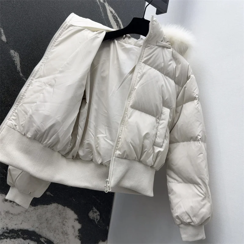เสื้อแจ็คเก็ตขนเป็ดผู้หญิง ฤดูหนาว 2025 รุ่นใหม่ ขนเป็ดขาว 90% เติมเต็มด้วยขนเป็ด  เสื้อโค้ทขนเป็ดแบบมีฮู้ด  ปกขนสุนัขจิ้งจอกถอดได้  เสื้อพัฟเฟอร์สไตล์ y2k