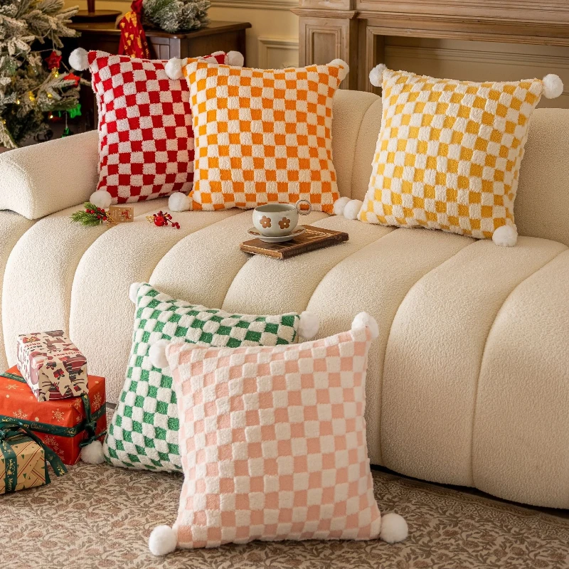 

Christmas Plush Checkered Cushion Cover 45x45cm with Pom Pom Fringe Soft Festive Holiday Home Decor for Xmas Party Decorations