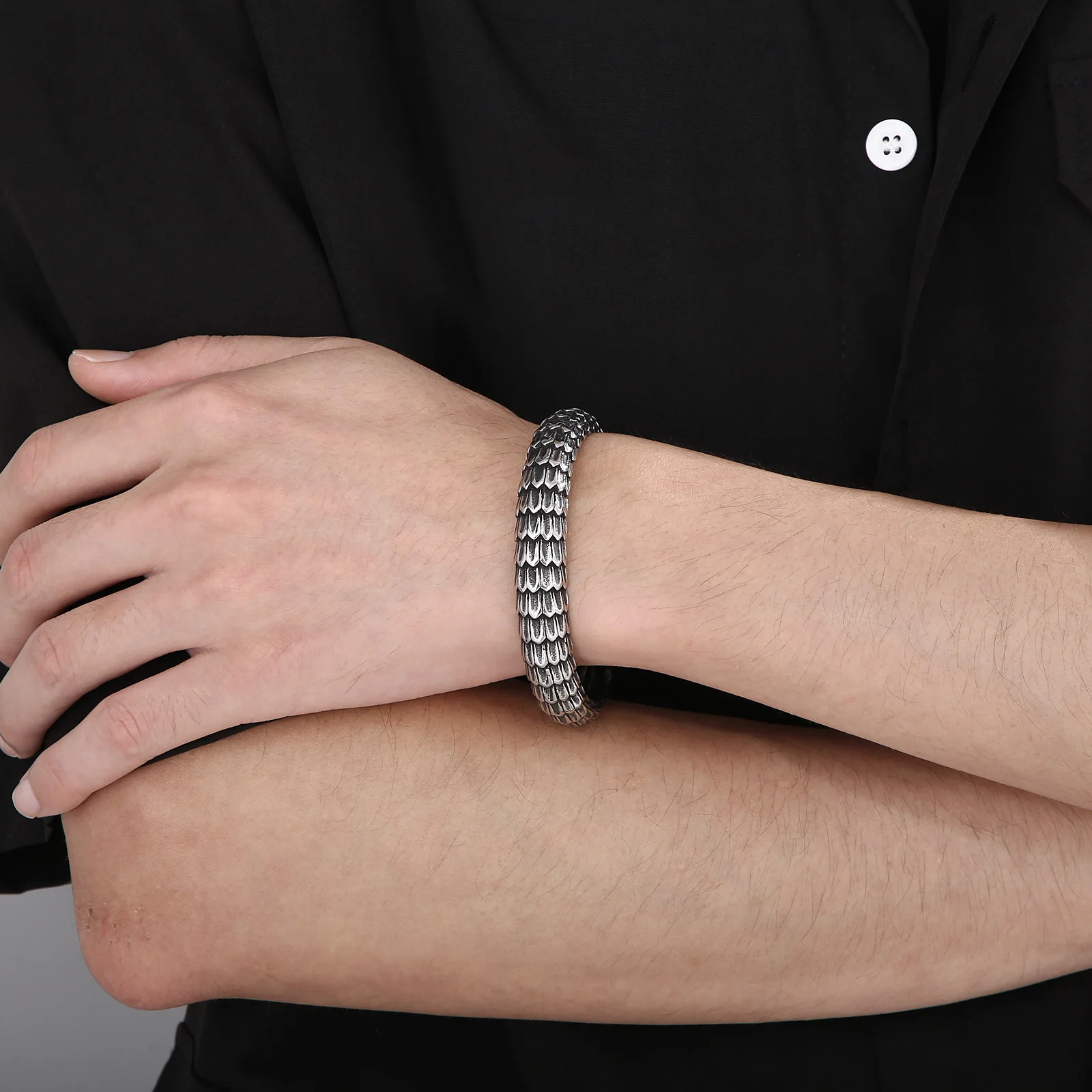 Fongten Elegant Deep Sea Threaded Stainless Steel Bracelet For Men Mighty Dragon Scale Bracelet Rock Fashion Jewelry Party Gifts