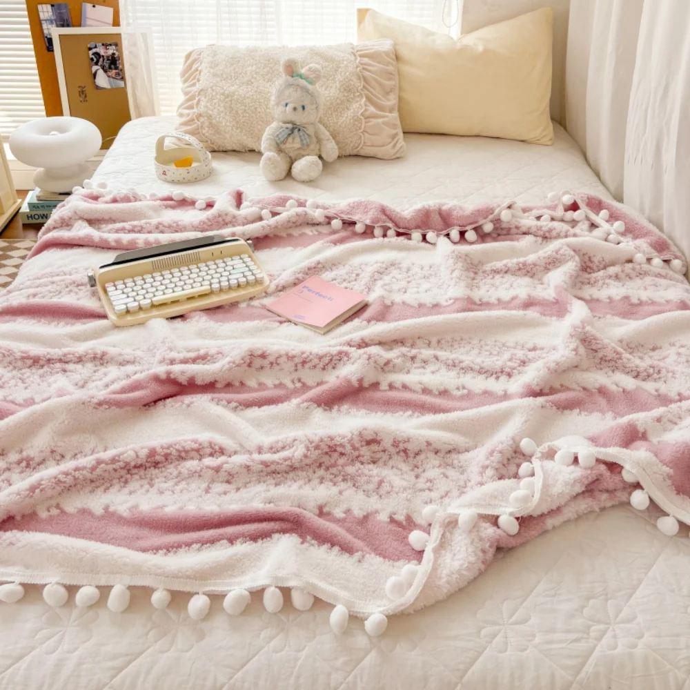 

1pc Jacquard Blanket for Bed Black and White Sofa Blanket Single/Queen Size Blanket wit Ball Breathable Blankets Soft 캠핑 Plaid