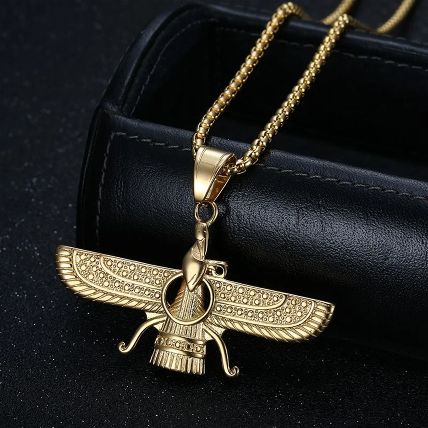 Religious Faravahar Ahura Mazda Pendant Dropshipping Gold Color Stainless Steel Zoroastrian Iranian Necklace for Men Iran Jewelr