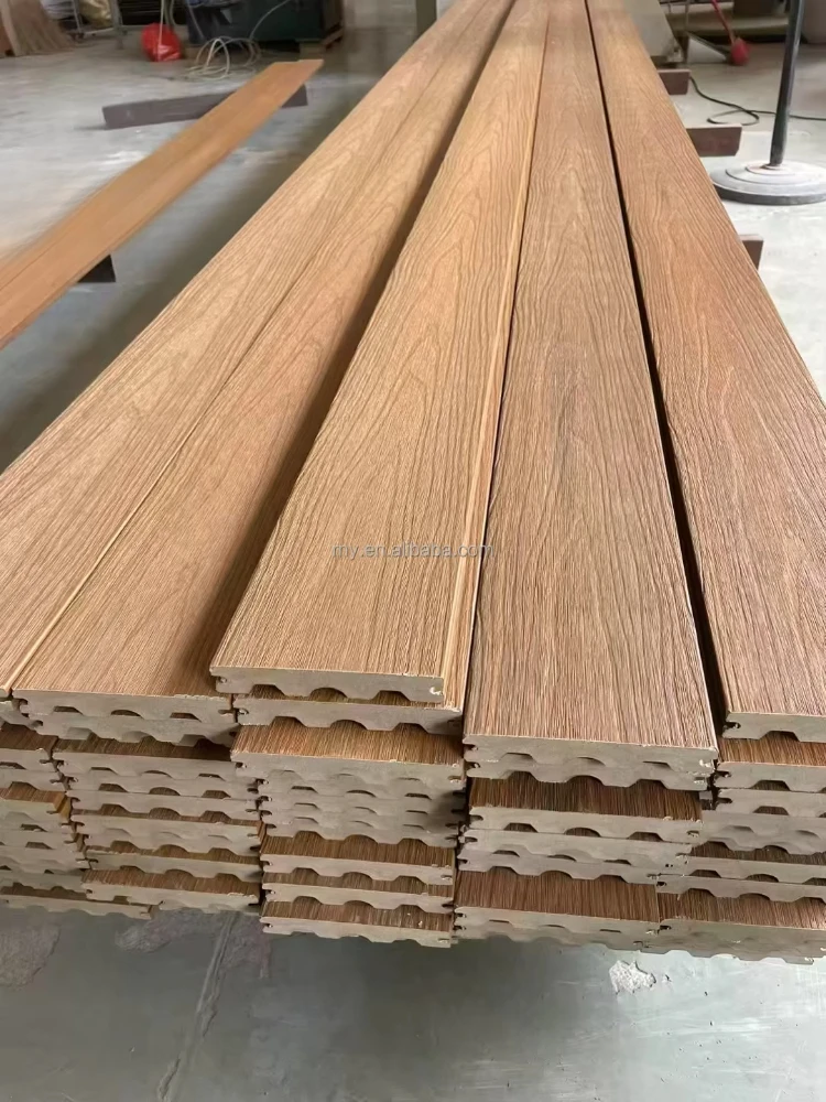 Versión personalizada, suelo impermeable para patio al aire libre, piso compuesto resistente a la intemperie para terraza exterior