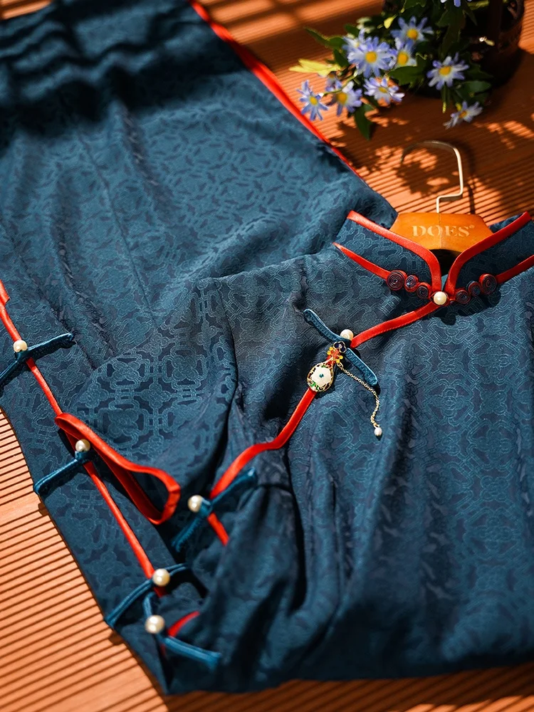 

Синяя женская улучшенная новая китайская блузка с цветочным узором, красивая, стройнящая, уникальная, изысканная, для повседневной носки, с коротким рукавом.