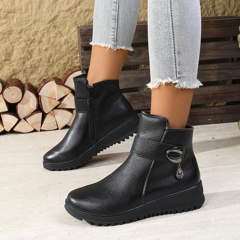 أحذية الكاحل النسائية الجديدة لشتاء 2025 - سحاب جانبي مبطن بالقطيفة، ديكور بإبزيم مع قلادة، كعب إسفين غير قابل للانزلاق، دافئ وأنيق