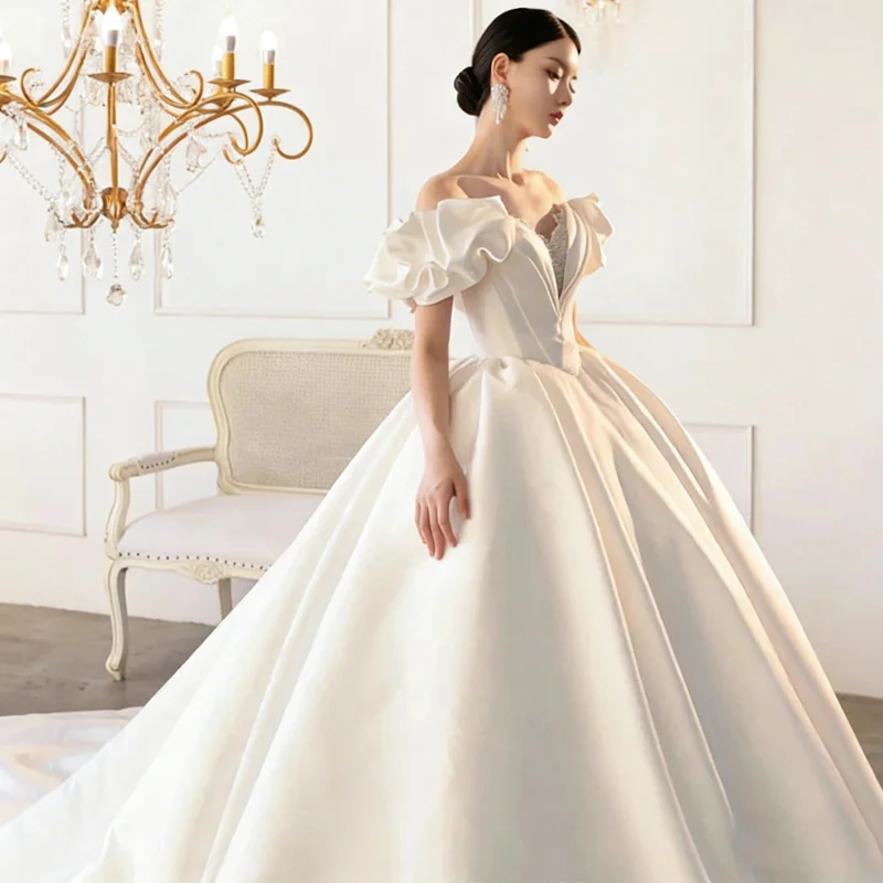 Personalizado fora do ombro querida pescoço manga curta rendas miçangas pérolas plissado cetim vestido de baile vestidos de casamento com trem capela