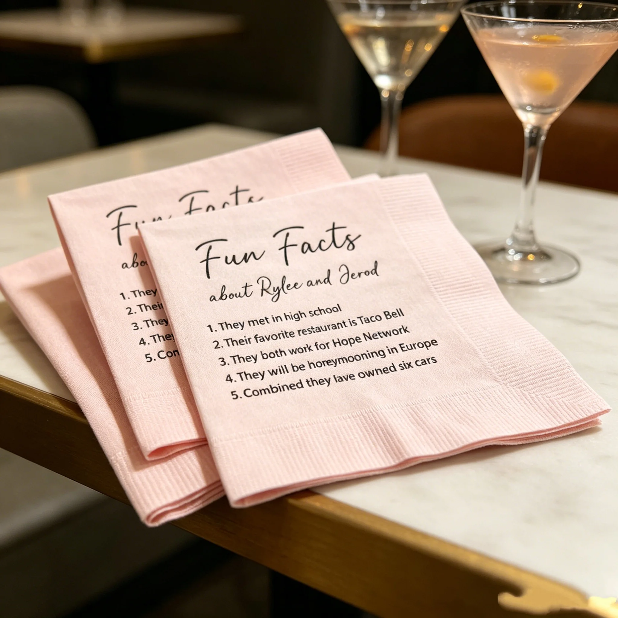 

50pcs Personalized Couple Fun Facts Wedding Napkins - Custom Names & Trivia Themed Paper Napkins for Wedding Rehearsal Dinner, B