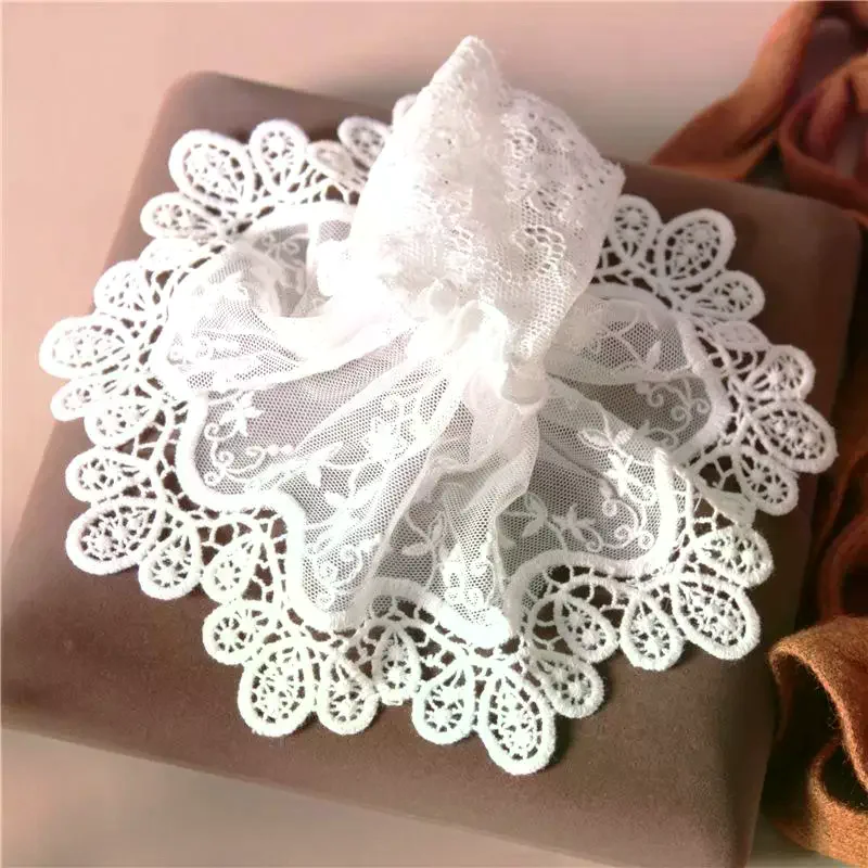 

Шикарный свитер для девочек с декоративными искусственными рукавами, манжетами с вышитыми рогами и вязанным крючком цветочным кружевом, эластичными воланами с вырезами