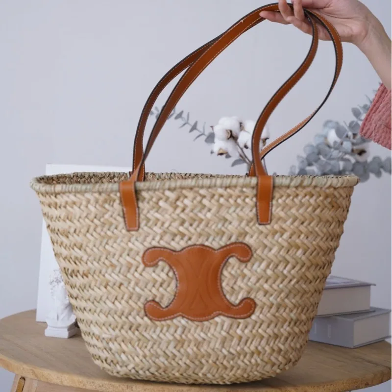 حقيبة كتف من القش ذات سعة كبيرة لقضاء العطلات والسفر منسوجة يدويًا
