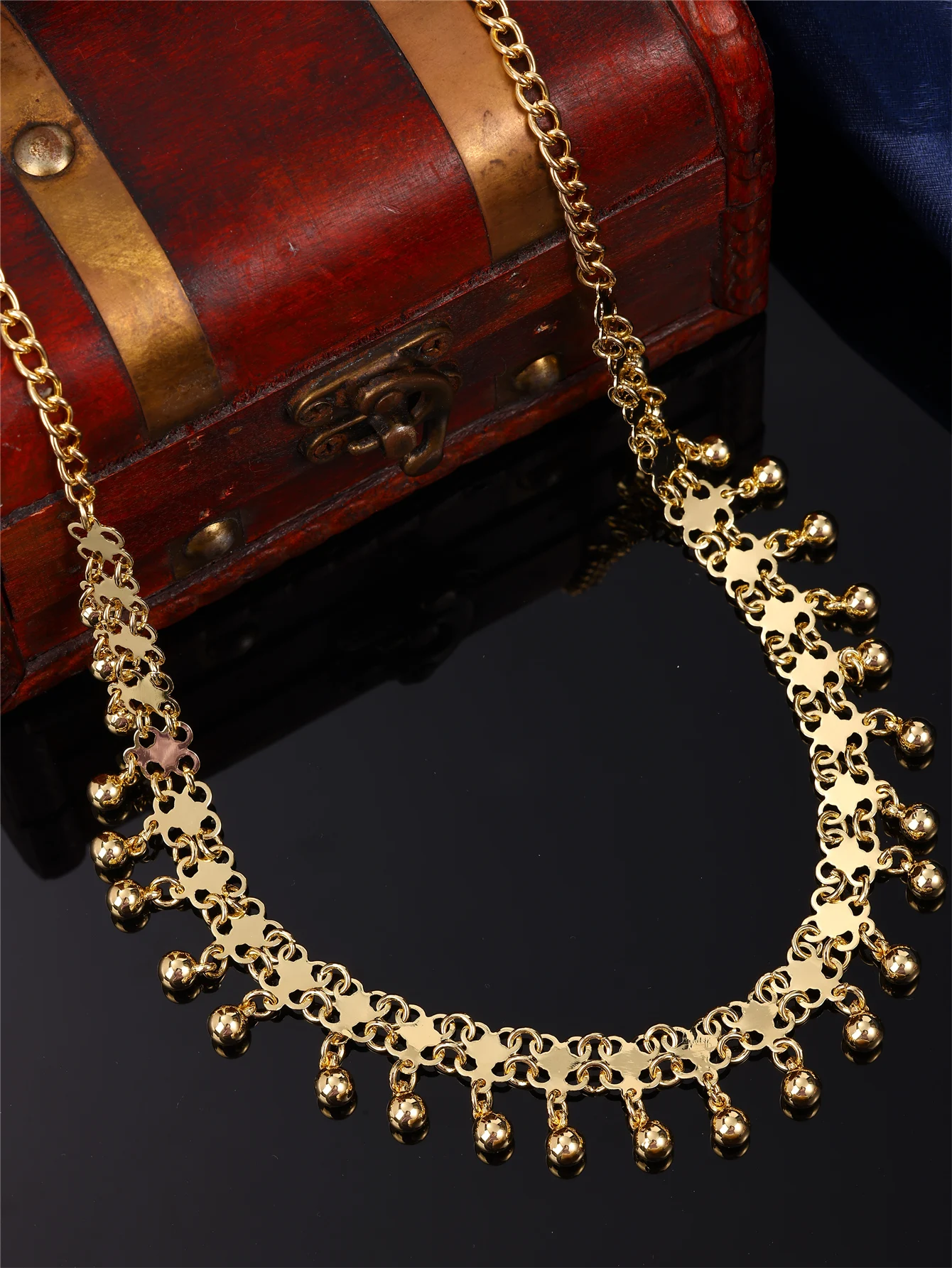 1 Fashionable and Elegant Women's Head Chain with Metal Pendants, Can Be Used as a Necklace/Head Chain, Jewelry for Arab Women to Wear at Weddings, Banquets, and Festivals