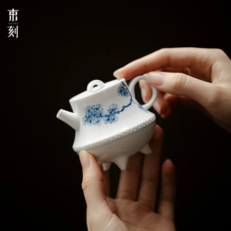 Hand-Painted White Porcelain Pot With Pine Motif Three-Legged Kung Fu Tea Set Hand-Held Teapot For Home Use Does Not Burn