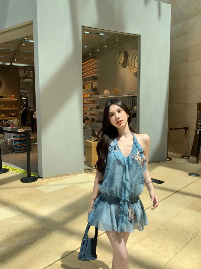 

New Summer High-end Designed Niche Temperature Ruffled Blue V-neck Halter Neck Spliced Printed Slim Waist Pure A-line Dress
