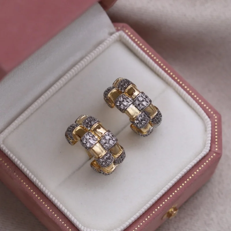 Korean new design fashion jewelry two-color plated C-type metal zircon earrings elegant women's daily work accessories