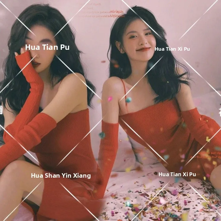 

Christmas Red Retro Hong Kong Style Fashionable New Year Atmosphere Sensation Private Studio Art Photo Performance Costume