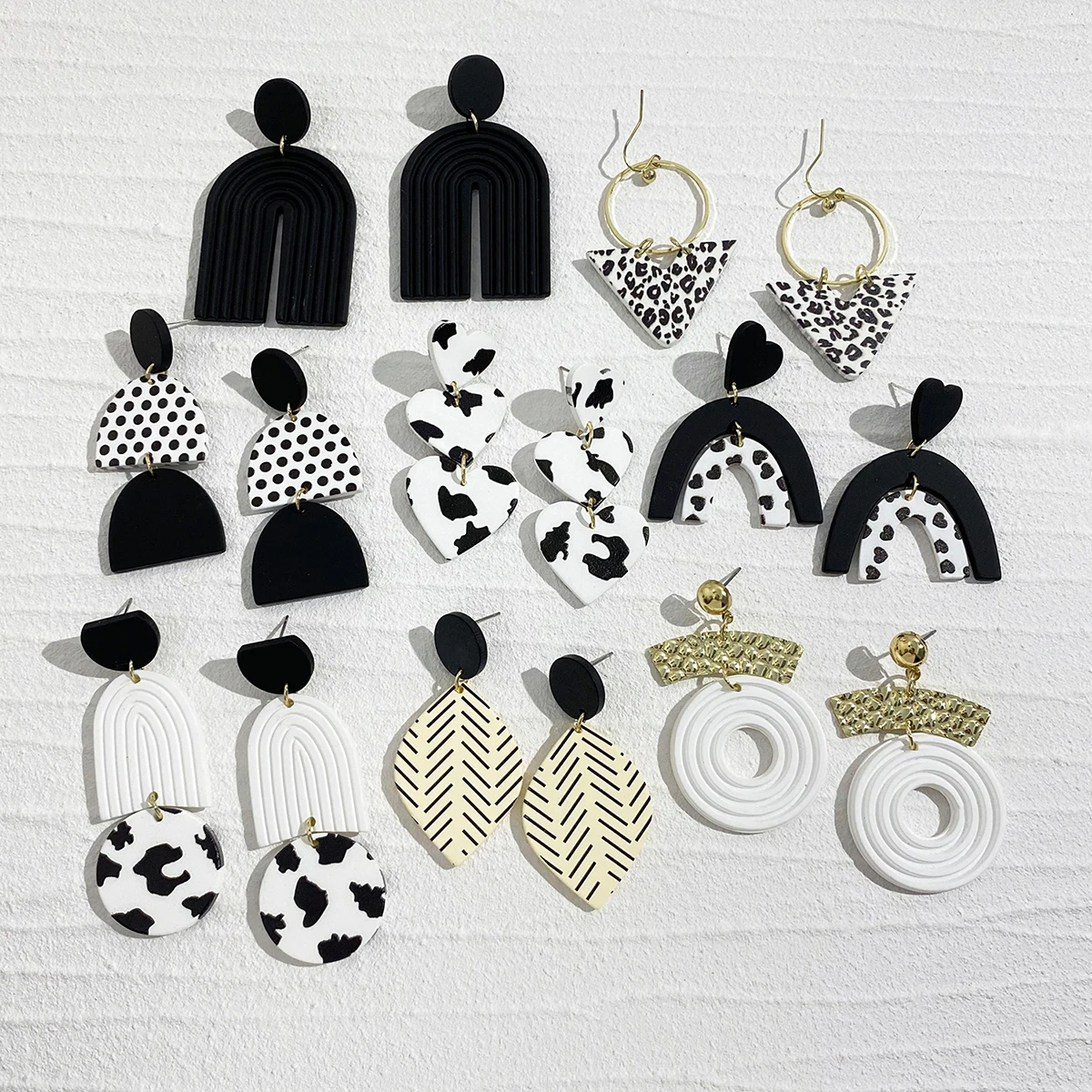 AENSOA Trendy Black White Polka Dots Acrylic Drop Earrings for Women Geometric Round Arched Tassel Dangle Earrings Jewelry 2023