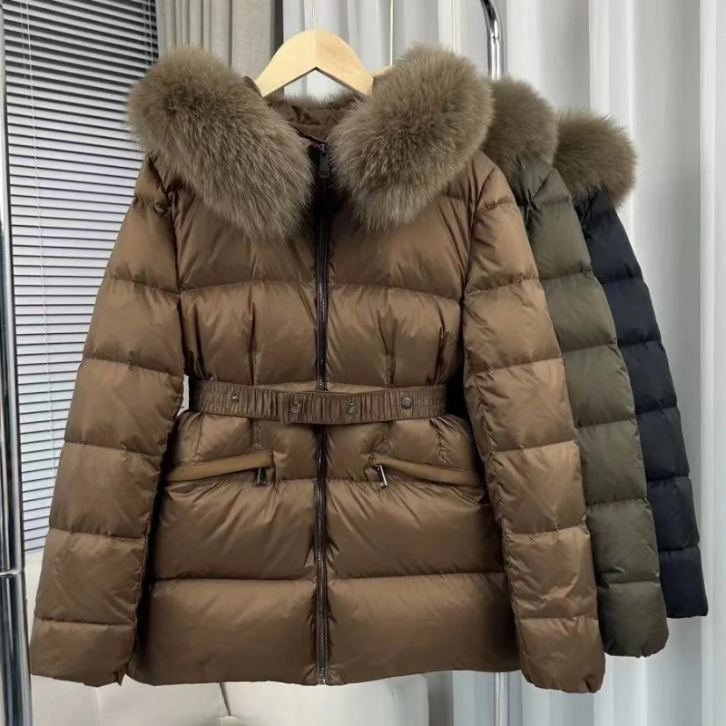 Winter New Arrival White Duck downShort Puffer Jacket High-Quality Waist-Cinching Fox Fur Collar Thick Warm Hoodeddown Outerwear