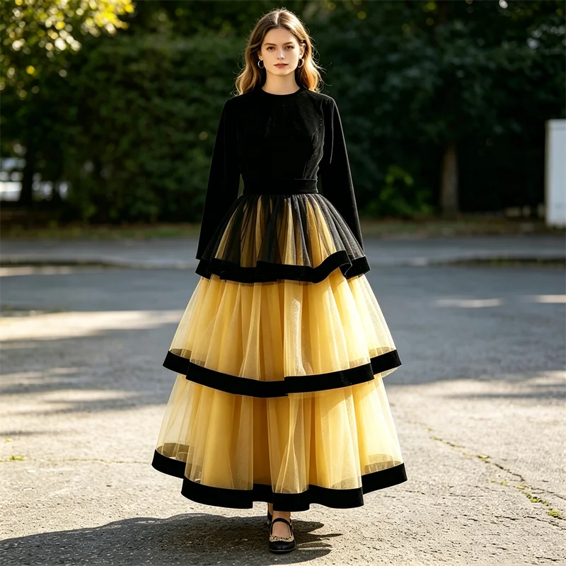 Maßgeschneiderte Abendkleider mit echten Fotos, schlichtes Abendkleid aus schwarzem Samt, O-Ausschnitt, volle Ärmel, Reißverschluss, bodenlang, Übergröße, formelle Partykleider
