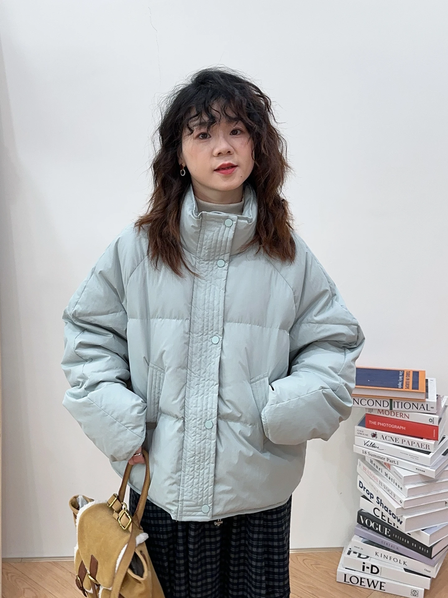 

Warm Du down Jaet Commute Sle oulder Insert Sve Zipper Closure Nylon Fabric Korean Version Loose Fit Ladies Coat