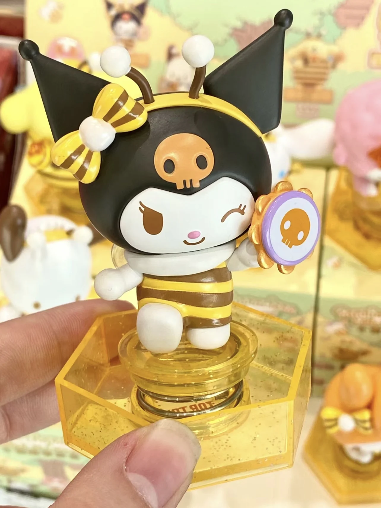 Miniso Sanrio Family Bee Concert Series Blind Box Pompompurin Melody Kuromi Niespodzianka Blind Box Dekoracja stołu Dekoracja