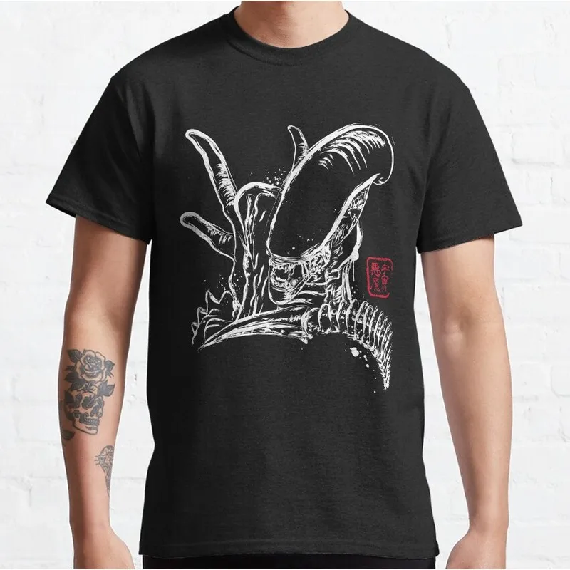 The shadow of the space monster Alien Movie Graphic T‑Shirt Vintage Sci‑Fi Horror Xenomorph Print Tee Unisex Short Sleeve Tops