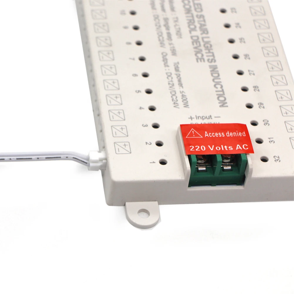 32 Channel 12V Stair Motion Sensor Controller Indoor PIR Night Light Dimmer with Adjustable Delay Speed and Step Count