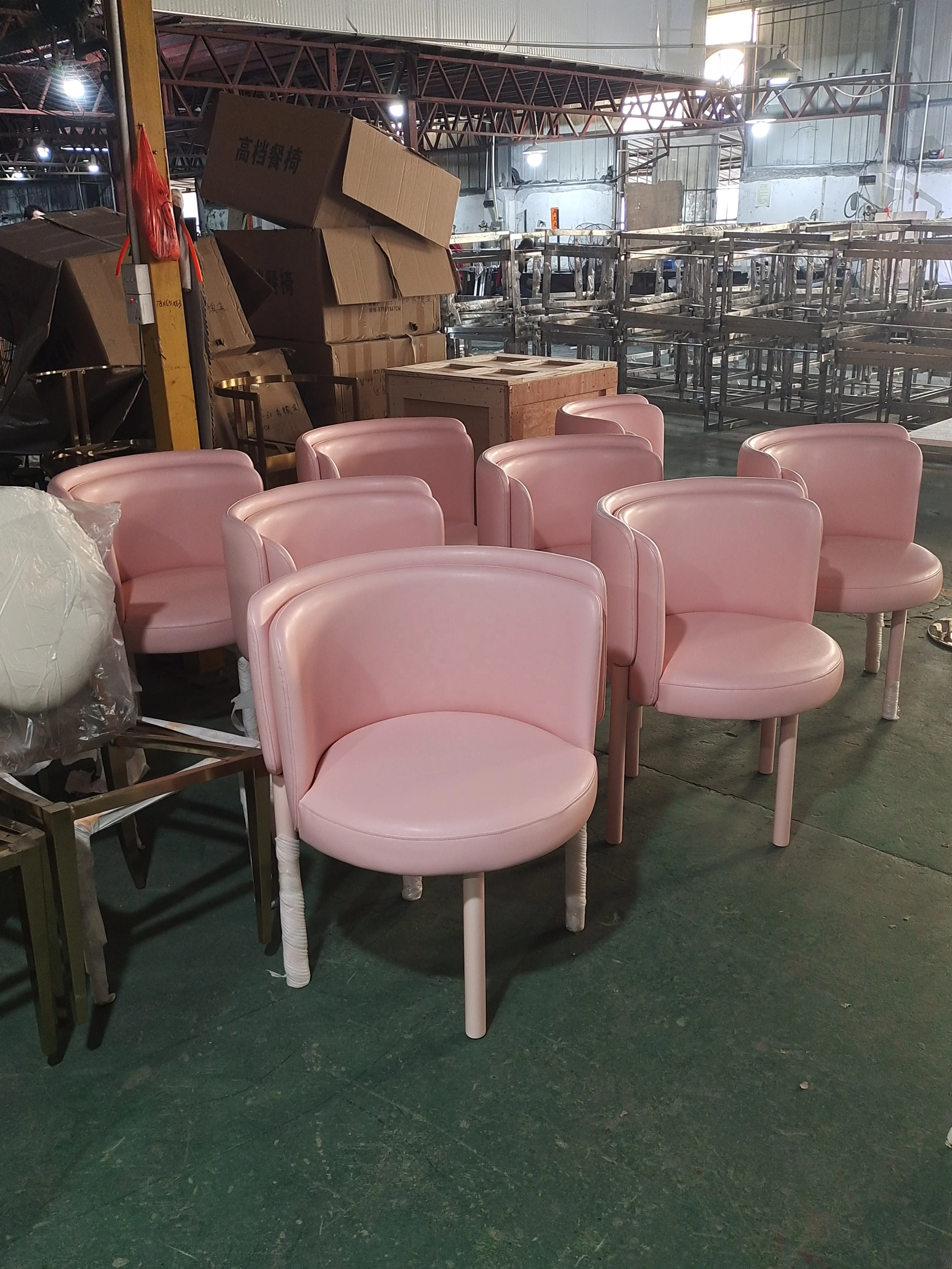 Factory Wholesale Elegant Pink Upholstered Leather Dining Room Chair Hotel Luxury Dining Chair Nordic Restaurant Chair view 4