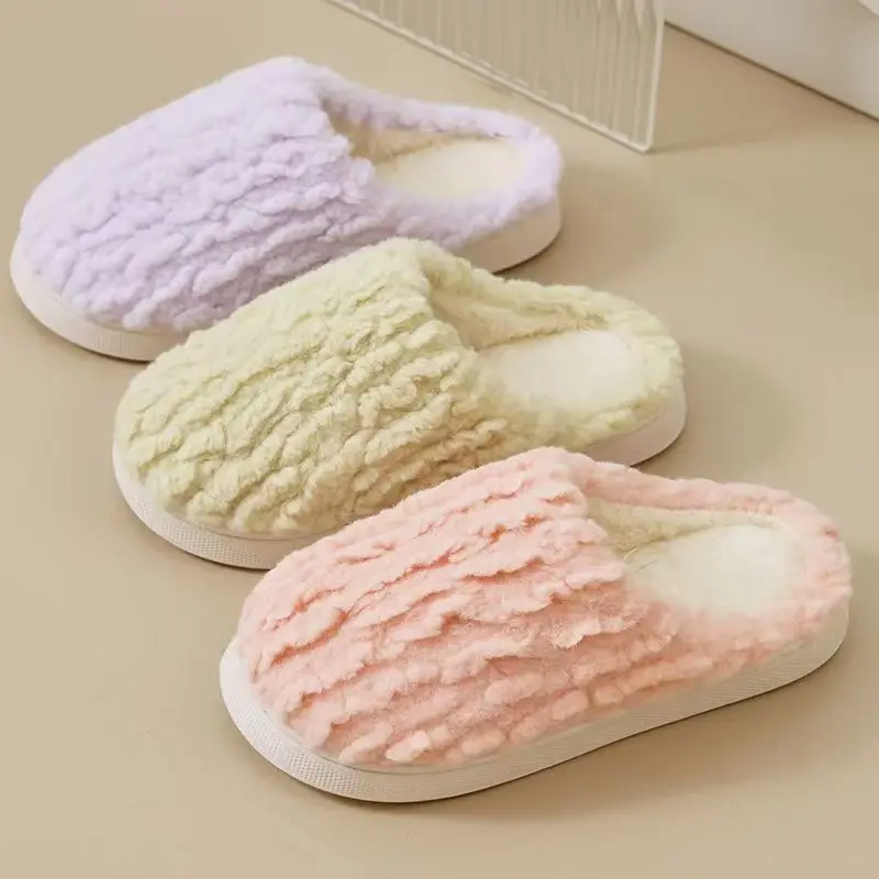 2026 Winter plush slippers for women suitable for indoor use with soft sole quiet cute simple design and good warmth retention
