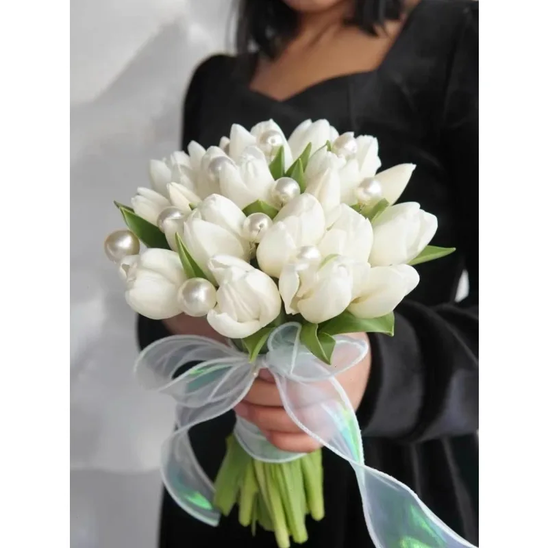 

High-end artificial flower wedding bouquet French fresh photography bride couple certificate tulip pearl calla lily