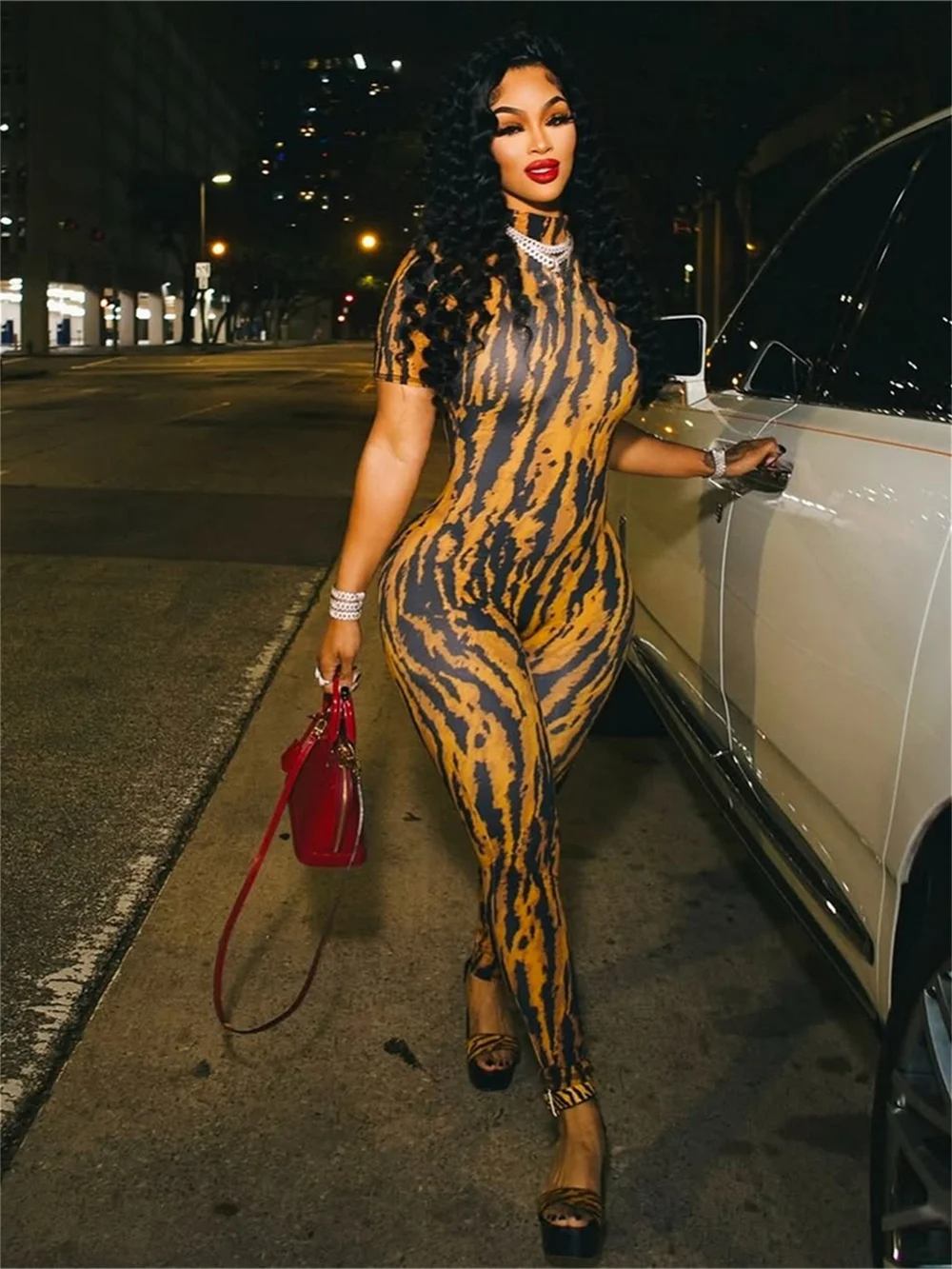 غريب سنور مثير شريط طباعة بذلة المرأة عارية الذراعين النشاط قصيرة الأكمام محب تمتد نحيل منتصف الليل تجريب وزرة ضئيلة