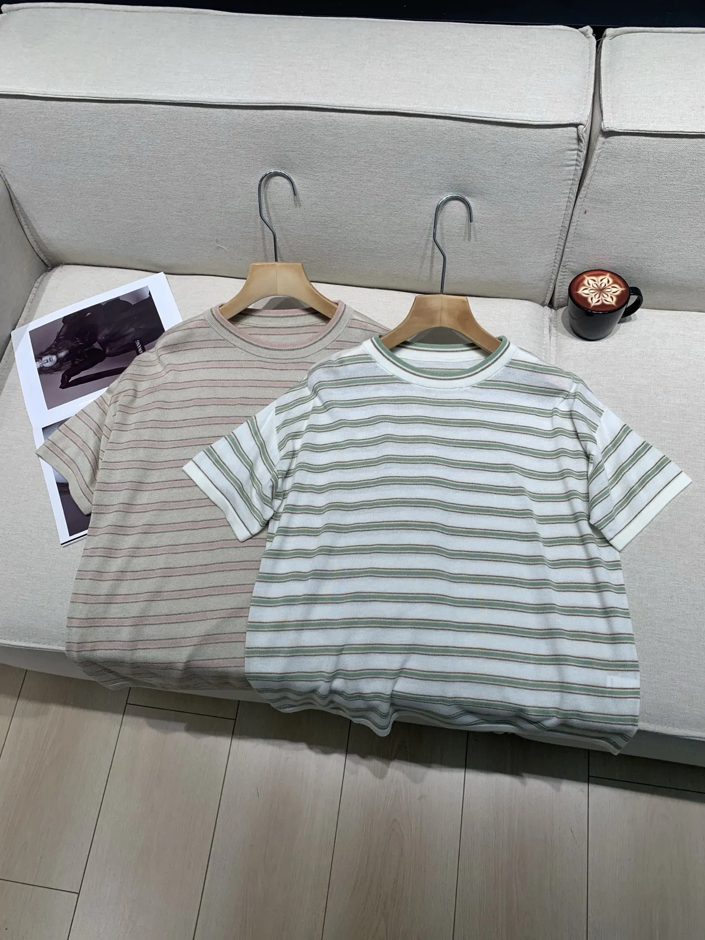 

Женская вязаная футболка из смесовой кашемировой шерсти с блестящими полосками, круглым вырезом и коротким рукавом, модный топ