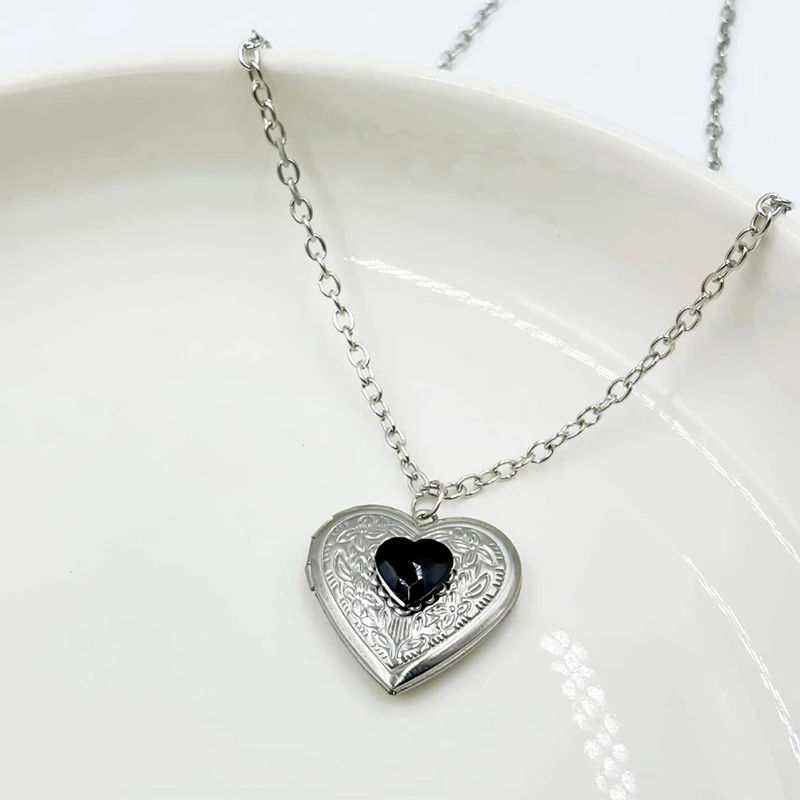 Fashion Baroque Vintage Heart-Shaped Photo Box Pendant Necklace Jewelry Photo Picture Locket