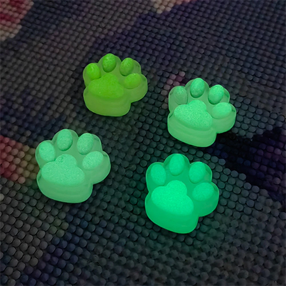 Diamond Art Painting Holder Plastic Cartoon Cat Claw Magnet Locator DIY Tools Embroidery Luminous Locator Art Magnetic Fixator
