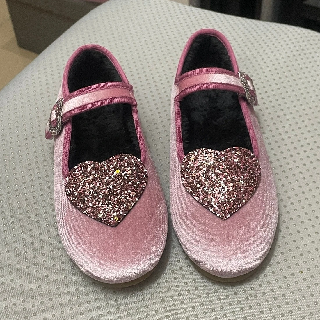 Xingliupi Pink Shoes Children's Princess Shoes Outdoor Dancing Performance Shoes Women's Shoes Velvet Plush Heart Accessories