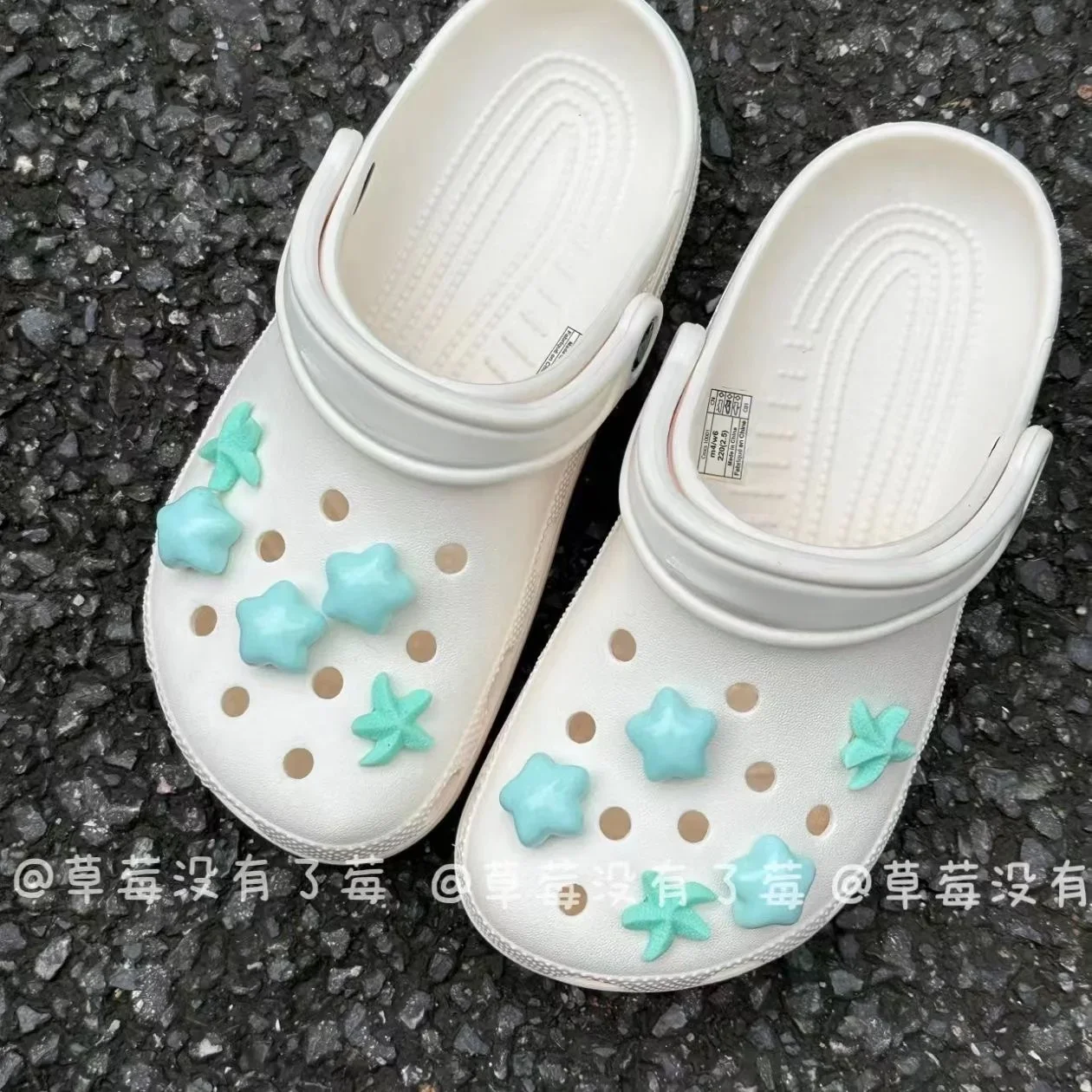 

Новинка 2024, высокое качество, новые модные подвески для обуви Crocs, подвески для обуви, сандалии, украшения для мужчин, заглушка для мальчиков, пряжки, подарки