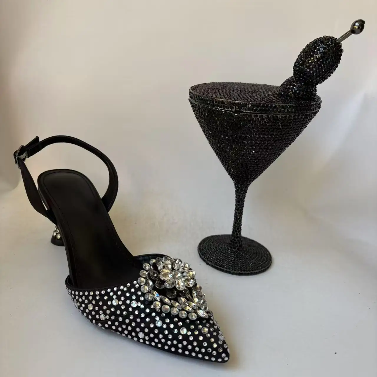 

Женские золотые сандалии LNATISNOVA, высококачественные африканские женские сандалии в итальянском стиле, дизайнерская роскошная обувь с драгоценными камнями, клатч-кошелек