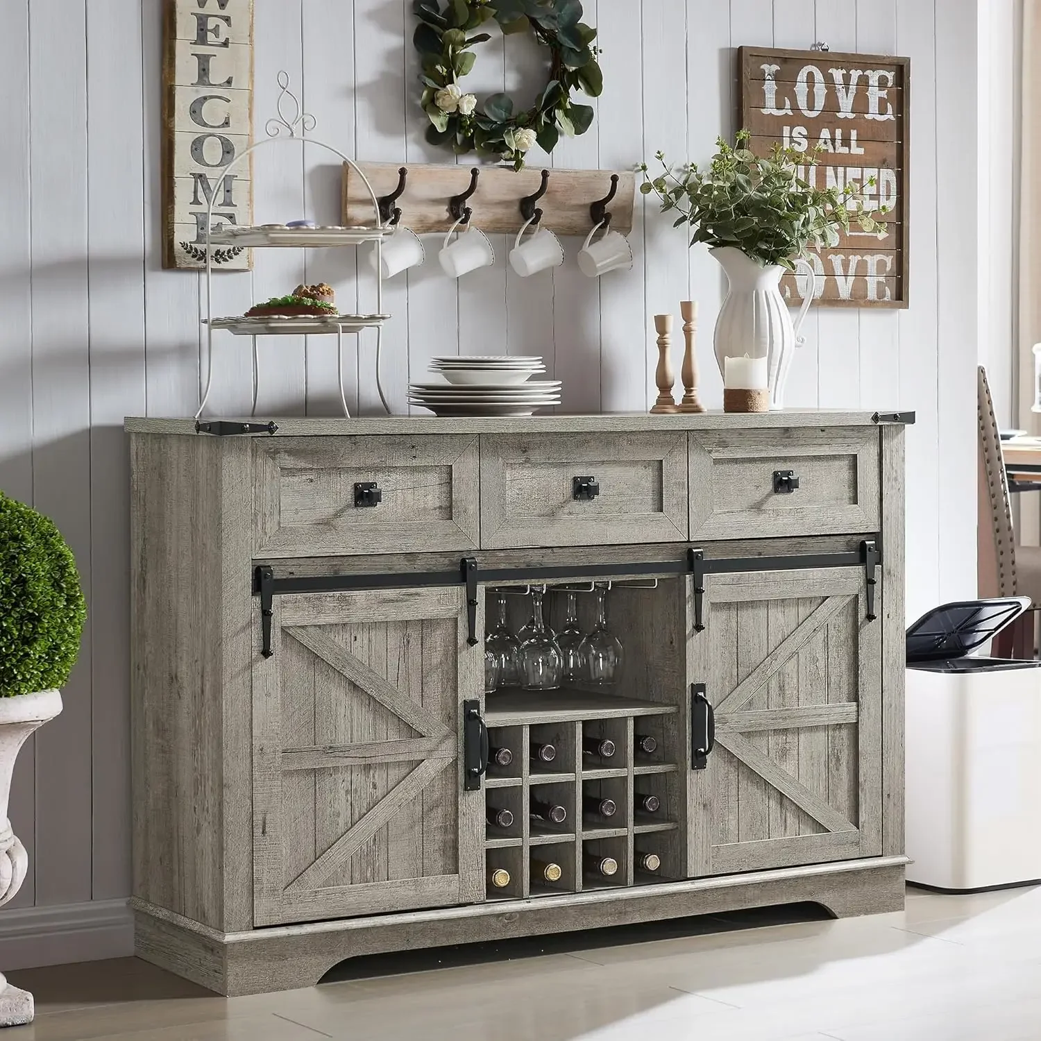 Mueble para bar de vinos de granja con puerta corrediza de granero, estantes de almacenamiento, aparador rústico grande para buffet para comedor, roble rústico claro