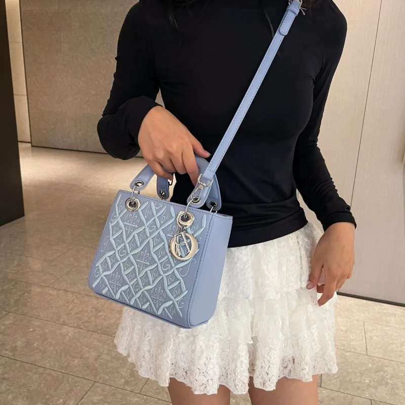 

Модная женская сумка через плечо из кожи премиум-класса с модным дизайном и шикарным парижским стилем.