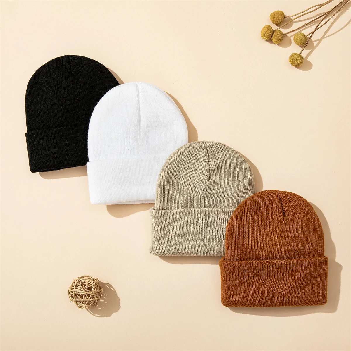 

Solid color knit hat Newborn baby hat Plush ball Cute winter hat boys girls skullcap