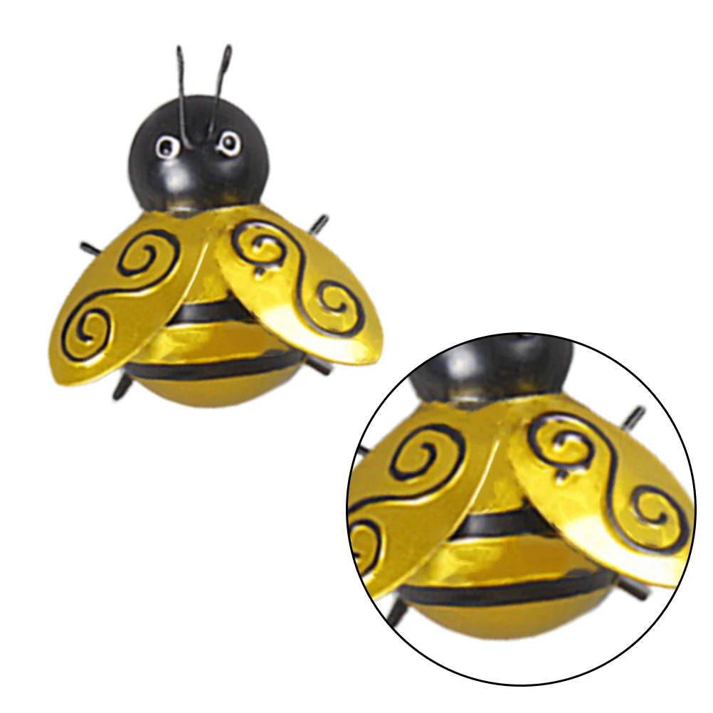 

Wrought Iron Decor Wall-Mounted Bee Model Metal Home Ornament for Wall Hanging Bedroom Living Room Car Store Garden