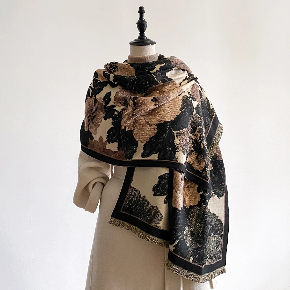 

Women Winter Thick Warm Faux Cashmere Scarf Fashionable Luxurious Blanket Scarf Patterned with Design