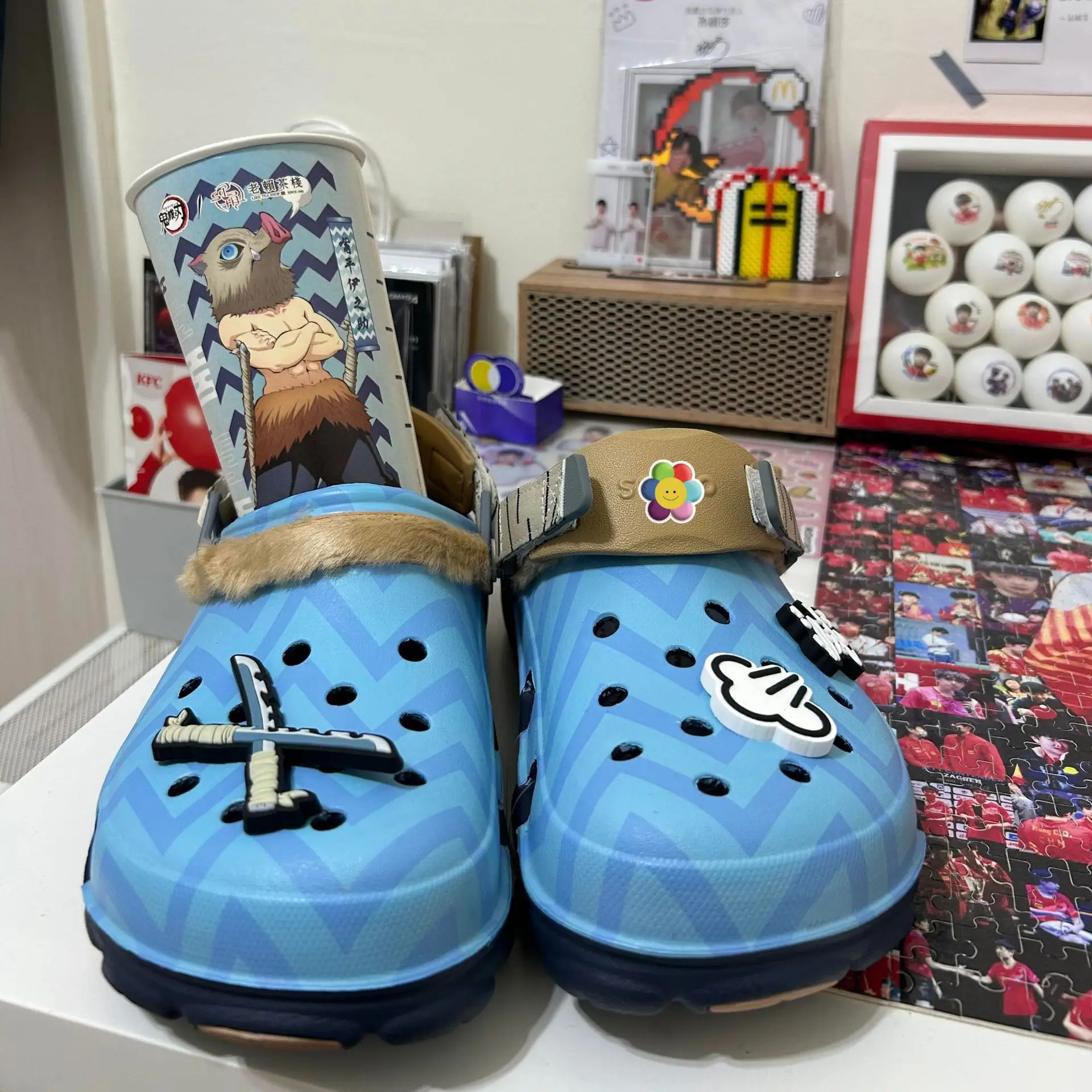 Anime Demon Slayer Inosuke Cosplay Platform Clogs Fuzzy Collar Design, Breathable Waterproof Hole Sandals, Cartoon Decor Charms