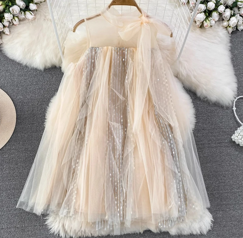 أنيقة الفرنسية فضفاضة الجولة الرقبة بلا أكمام الحلو لطيف فستان جنية 2025 صيف جديد مطرزة ألف خط الشاش فساتين المشمش الكورية